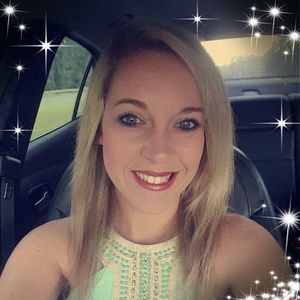 Meet your Posher, Kelli